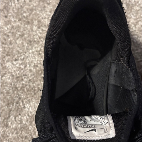 Nike Air Max 270 Black and Red Sneakers - Picture 11 of 15